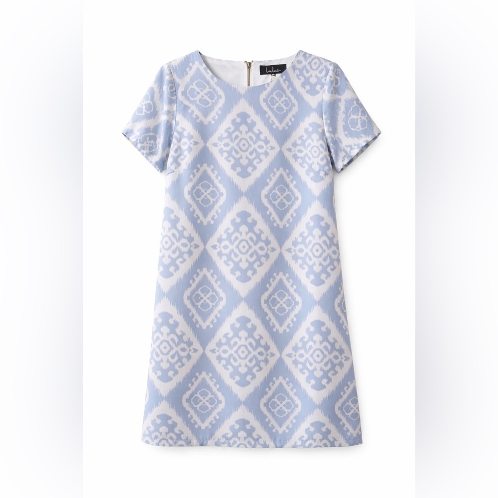 Feel Effortlessly Chic in this Throw It On And You’re Put Together Shift Dress! - Picture 2 of 8